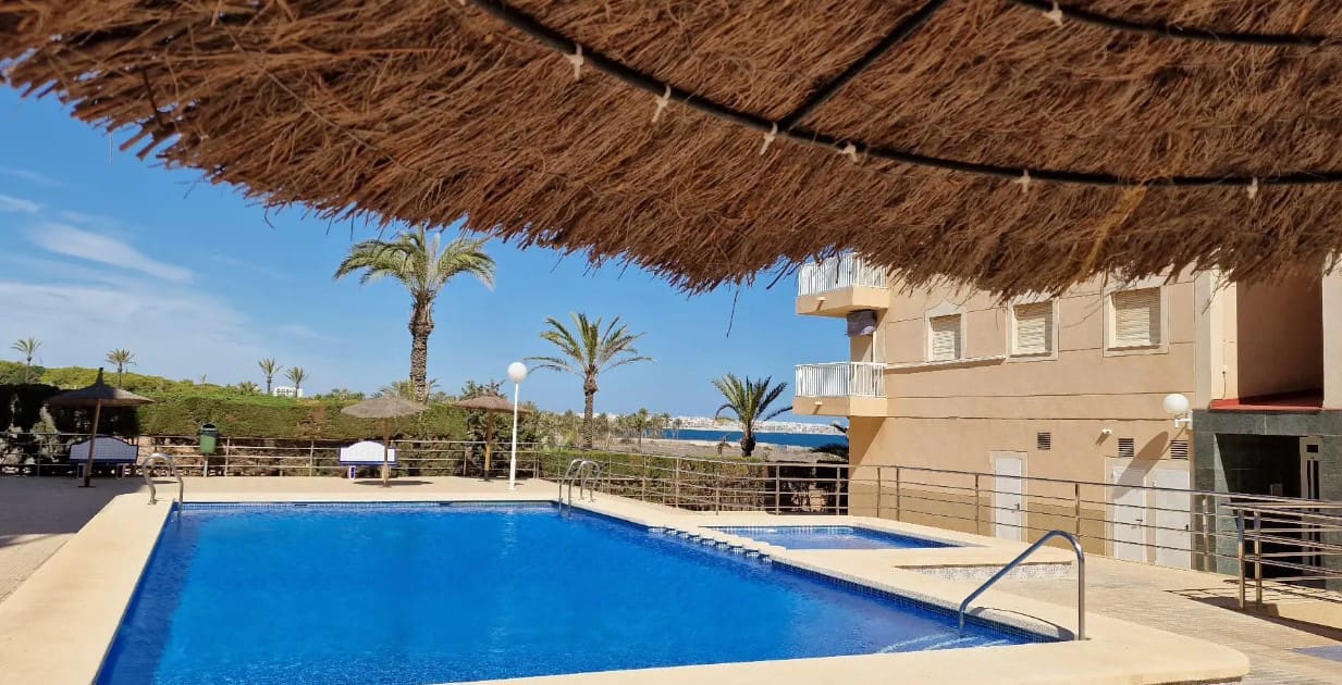 2 soveværelse Lejlighed til salg i Punta Prima med swimmingpool - € 179.900 (Ref: 8787958)