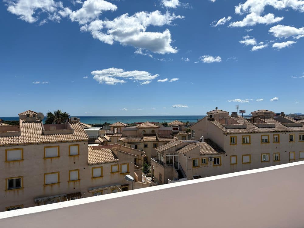 2 bedroom Apartment for sale in Punta Prima with pool - € 195,000 (Ref: 8968752)