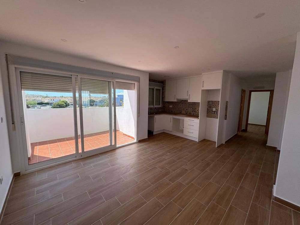 2 bedroom Apartment for sale in Punta Prima with pool - € 195,000 (Ref: 8968752)