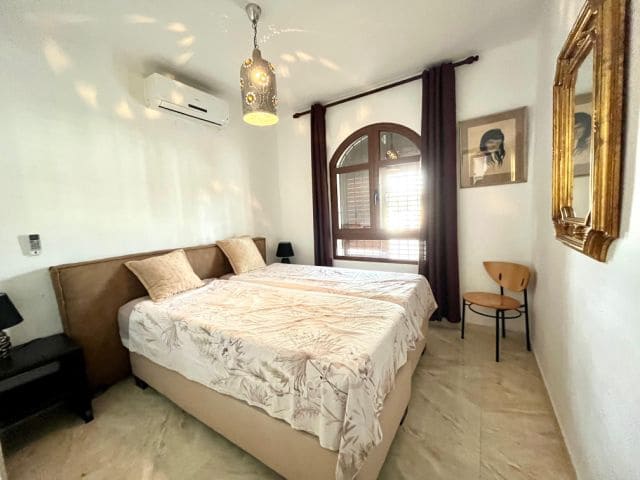 4 bedroom Villa for sale in Villamartin with pool garage - € 879,000 (Ref: 8968948)