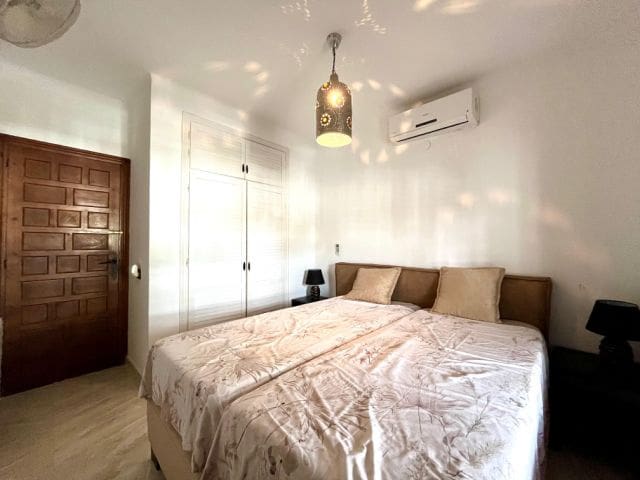 4 bedroom Villa for sale in Villamartin with pool garage - € 879,000 (Ref: 8968948)