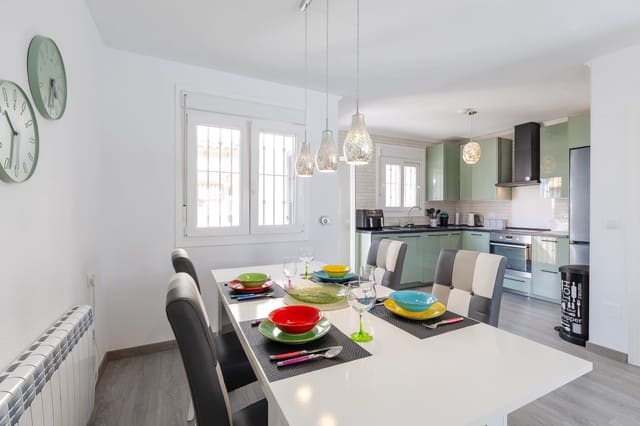 4 makuuhuone Huvila myytävänä paikassa Las Filipinas mukana uima-altaan - 325 000 € (Ref: 8973316)