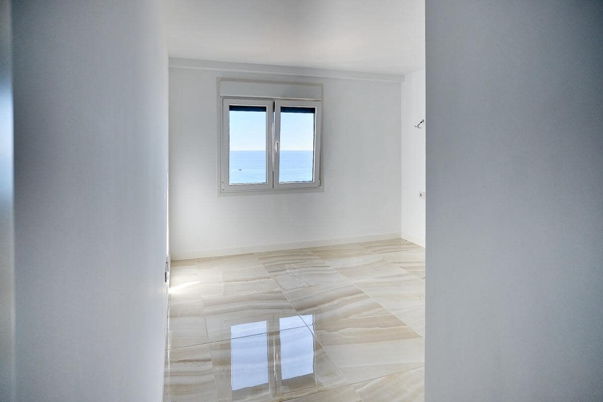 2 soverom Penthouse til salgs i Punta Prima med svømmebasseng garasje - € 599 000 (Ref: 8987176)