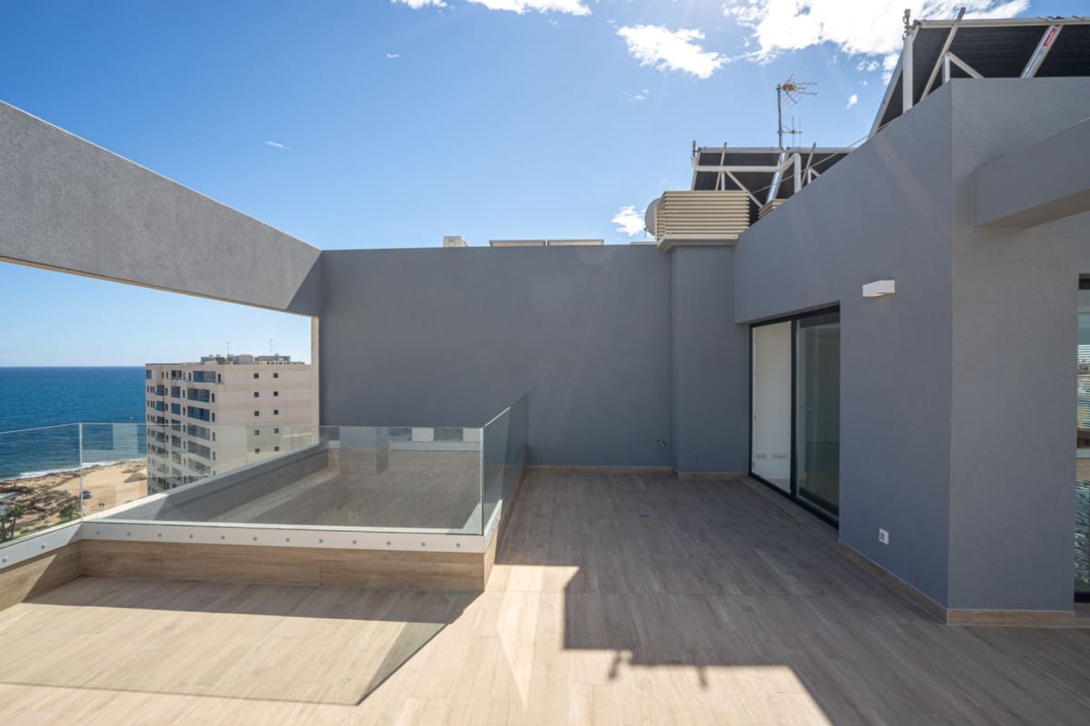 2 soverom Penthouse til salgs i Punta Prima med svømmebasseng garasje - € 599 000 (Ref: 8987176)