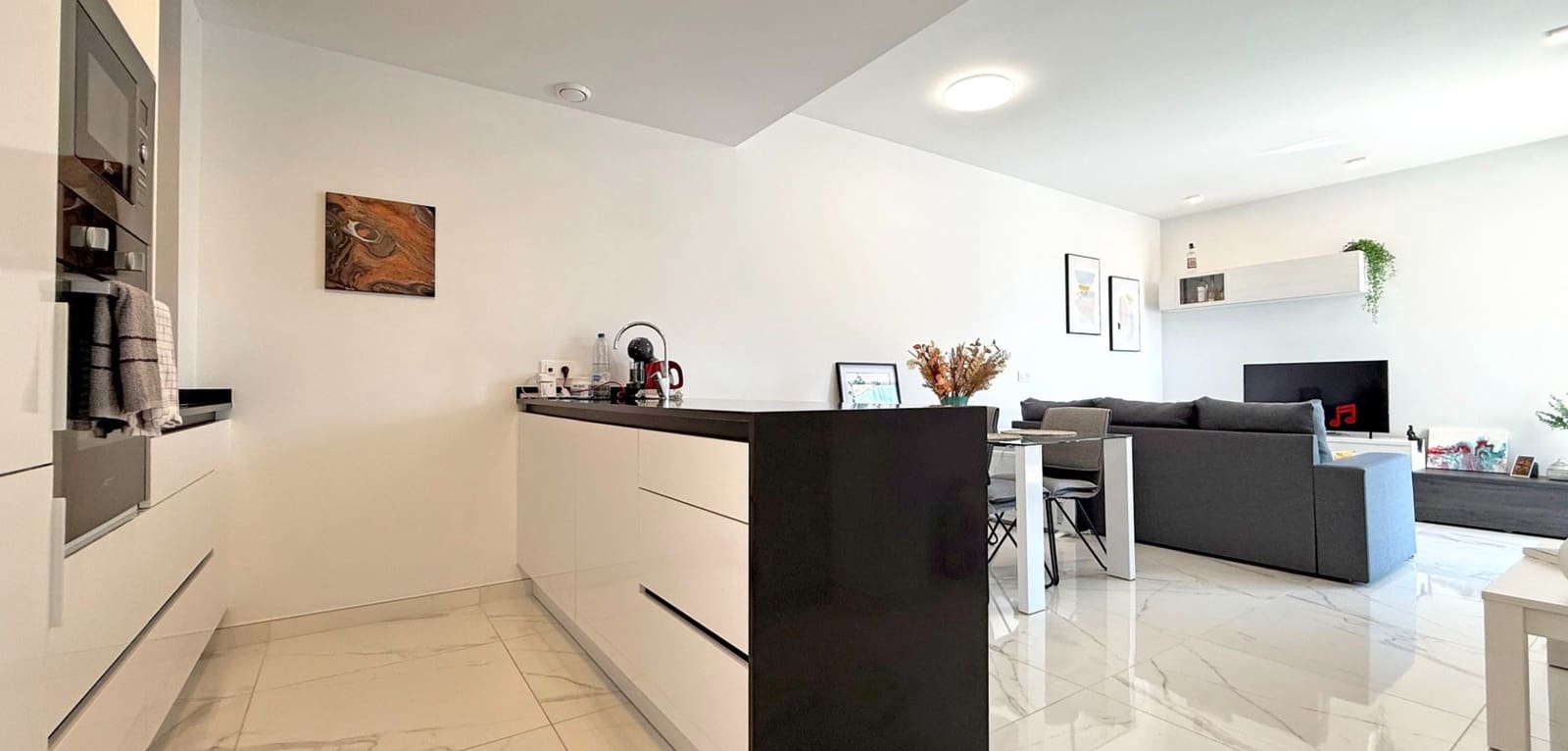 2 bedroom Apartment for sale in Torrevieja with pool garage - € 264,950 (Ref: 9015634)