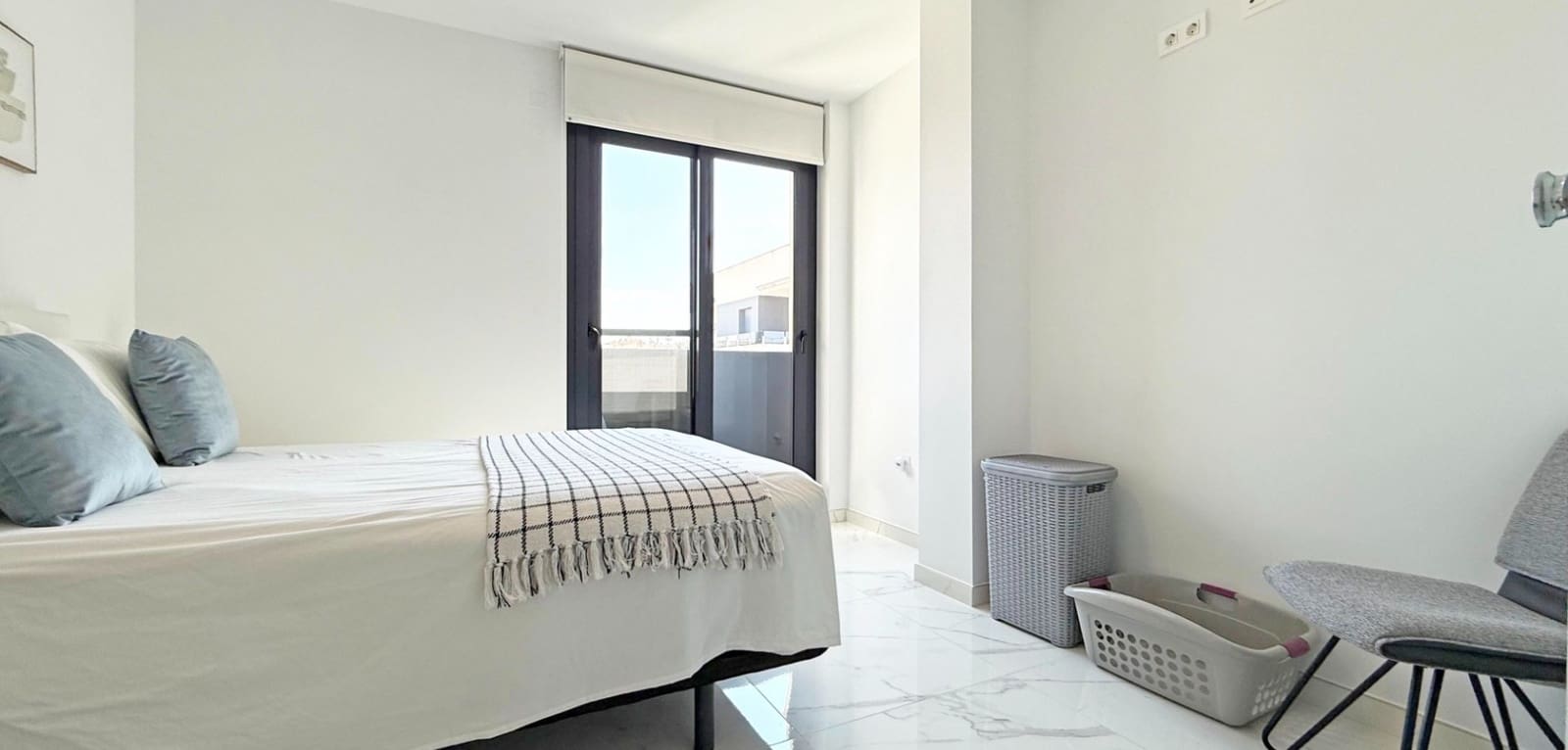 2 bedroom Apartment for sale in Torrevieja with pool garage - € 264,950 (Ref: 9015634)