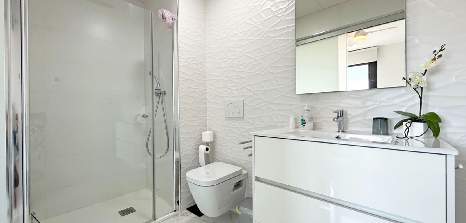 2 bedroom Apartment for sale in Torrevieja with pool garage - € 264,950 (Ref: 9015634)