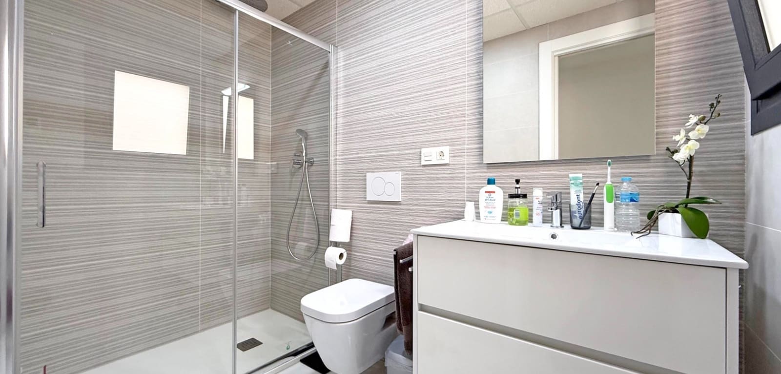 2 bedroom Apartment for sale in Torrevieja with pool garage - € 264,950 (Ref: 9015634)