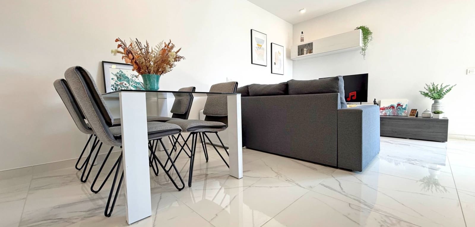 2 bedroom Apartment for sale in Torrevieja with pool garage - € 264,950 (Ref: 9015634)