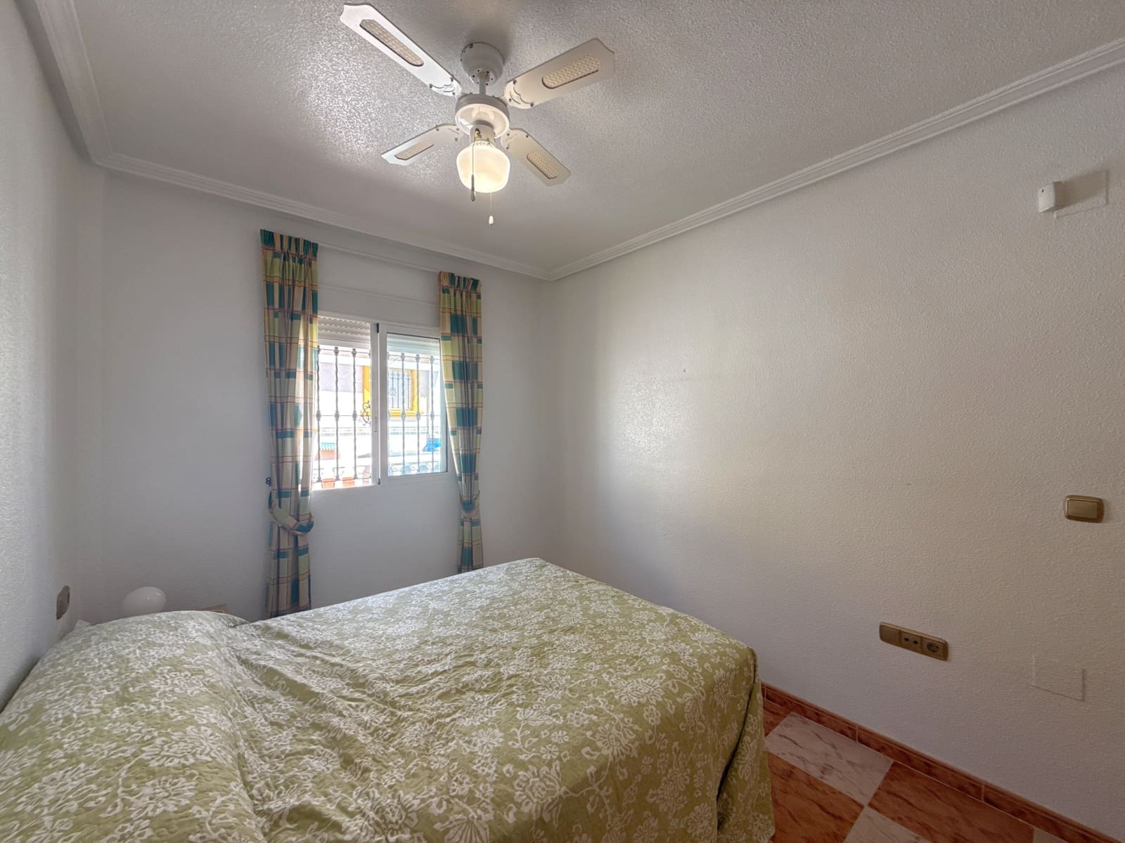 2 soveværelse Byhus til salg i Cabo Roig med swimmingpool garage - € 189.950 (Ref: 9099637)