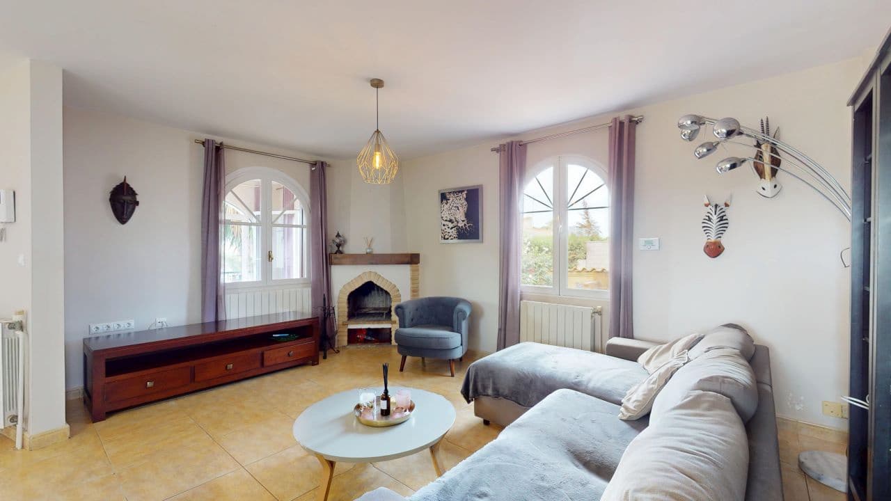 5 sypialnia Willa na sprzedaż w La Zenia z basenem garażem - 750 000 € (Ref: 9103717)