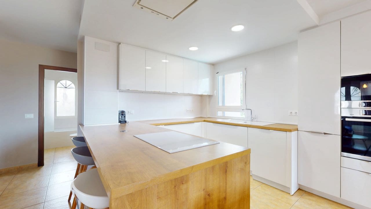 5 sypialnia Willa na sprzedaż w La Zenia z basenem garażem - 750 000 € (Ref: 9103717)