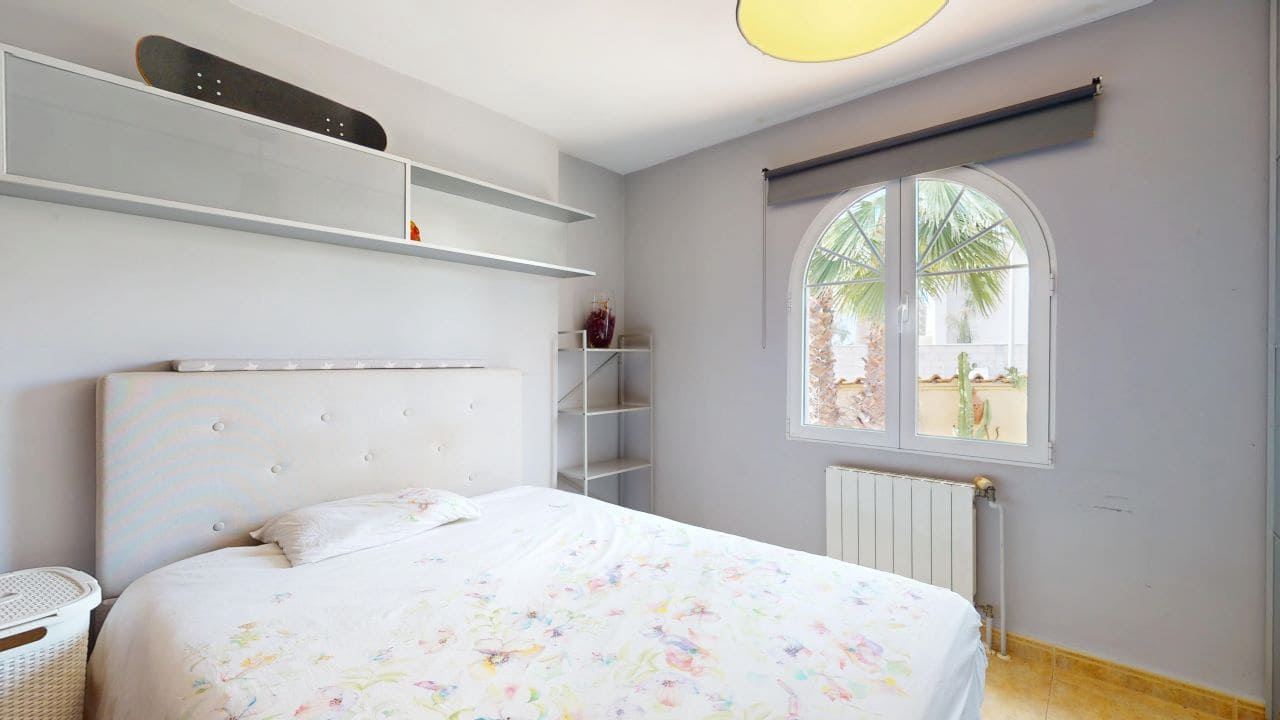 5 sypialnia Willa na sprzedaż w La Zenia z basenem garażem - 750 000 € (Ref: 9103717)