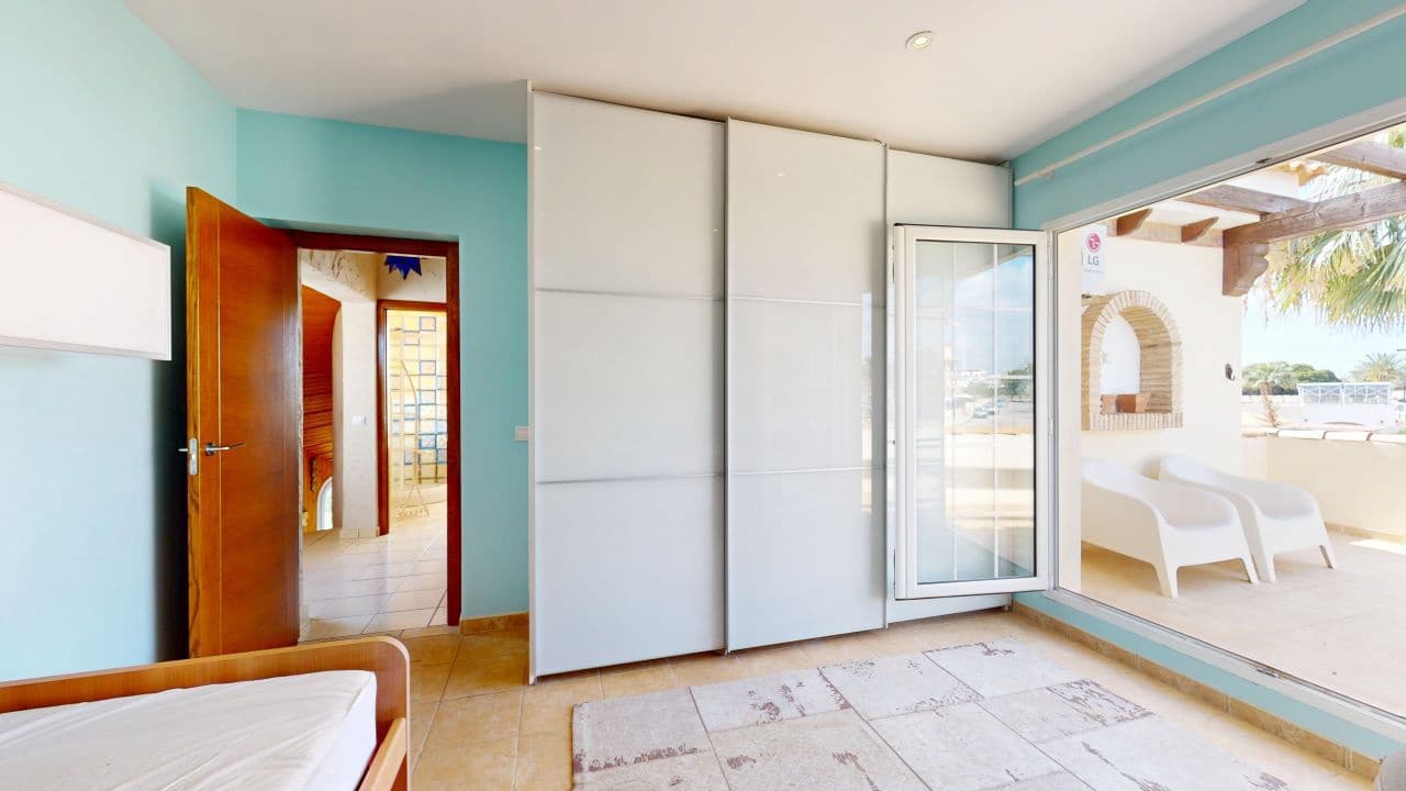 5 sypialnia Willa na sprzedaż w La Zenia z basenem garażem - 750 000 € (Ref: 9103717)