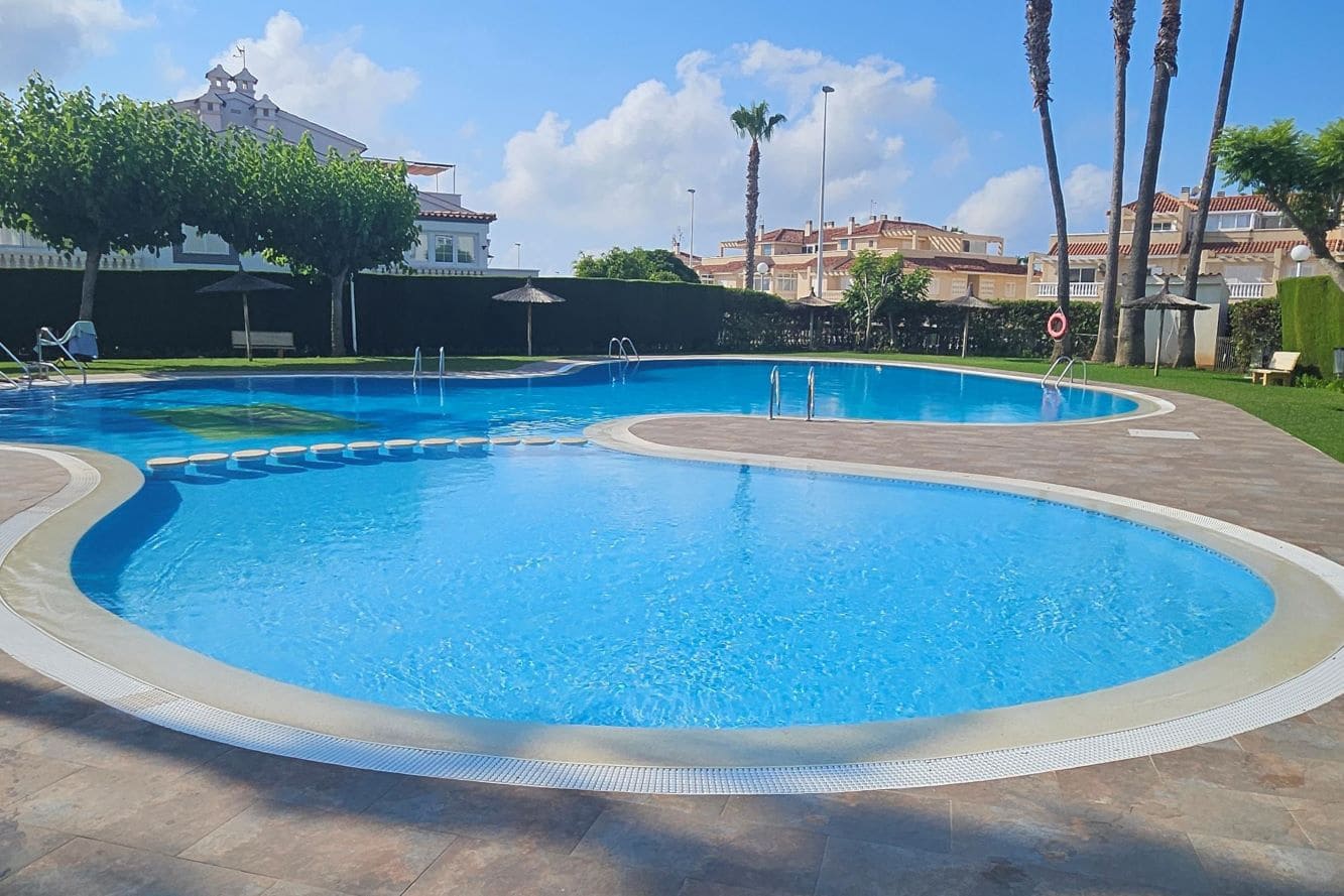 2 bedroom Apartment for sale in Playa Flamenca with pool - € 195,800 (Ref: 9113049)