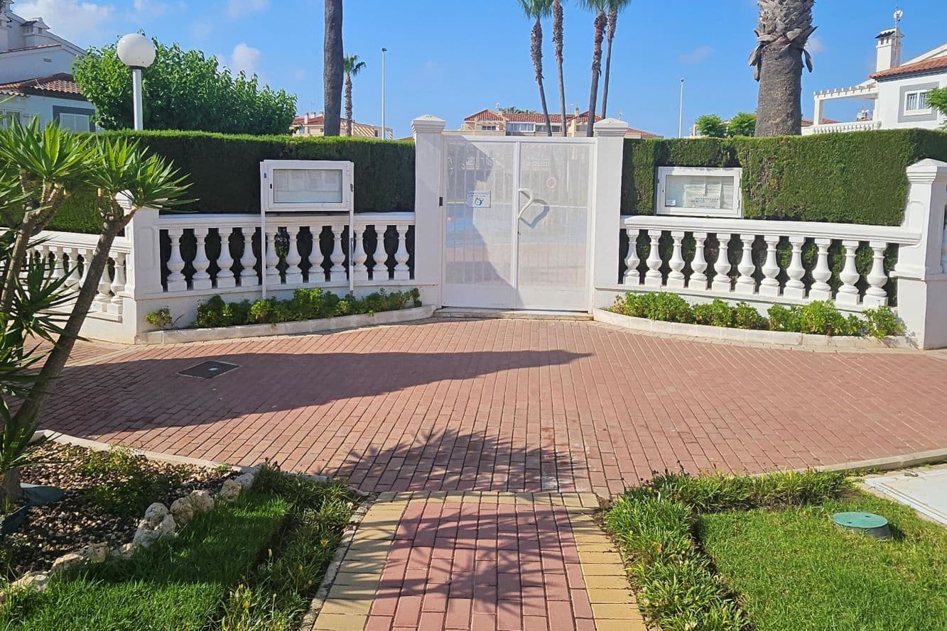 2 bedroom Apartment for sale in Playa Flamenca with pool - € 195,800 (Ref: 9113049)