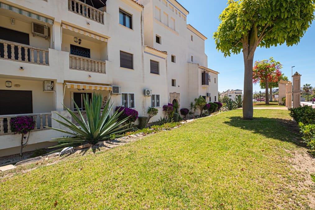 3 soveværelse Lejlighed til salg i Las Ramblas Golf med swimmingpool garage - € 219.000 (Ref: 9113237)