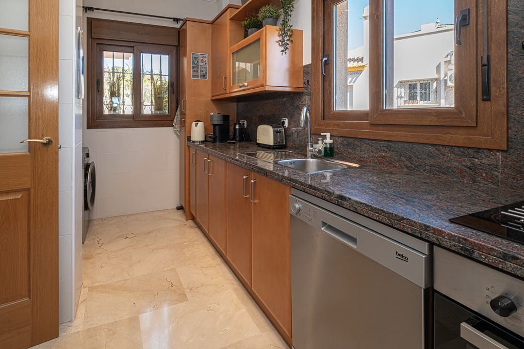 3 sypialnia Apartament na sprzedaż w Las Ramblas Golf z basenem garażem - 369 000 € (Ref: 9117451)