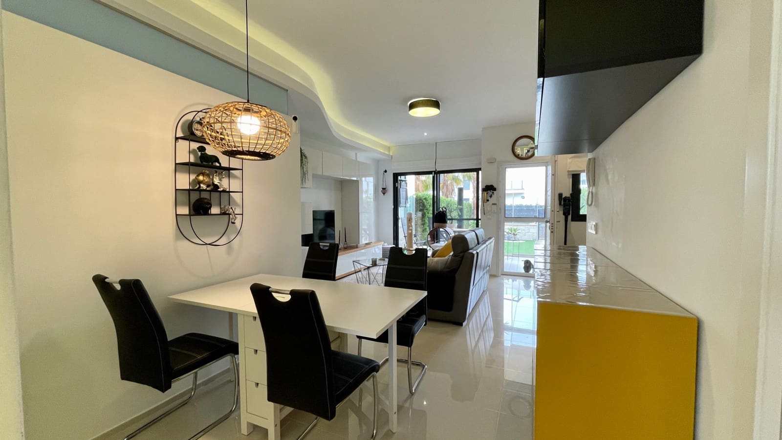 2 soverom Leilighet til salgs i Los Dolses med svømmebasseng garasje - € 229 000 (Ref: 9135641)