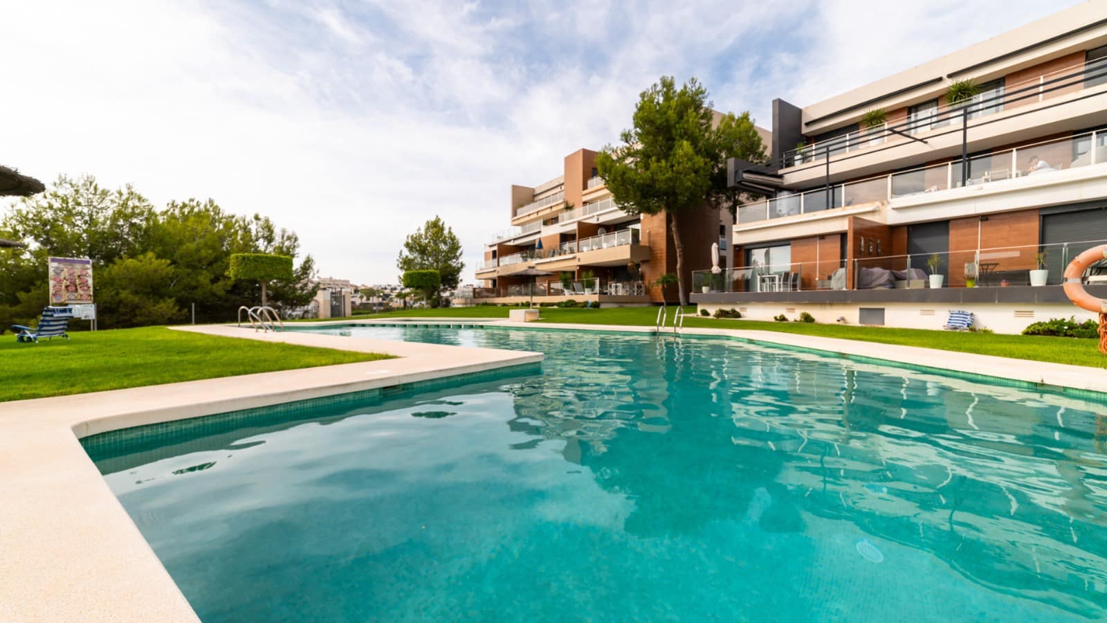 2 soveværelse Lejlighed til salg i Villamartin med swimmingpool garage - € 270.000 (Ref: 9135923)