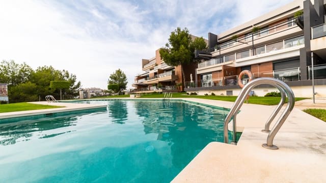 2 soverom Leilighet til salgs i Villamartin, Orihuela med svømmebasseng garasje - € 270 000 (Ref: 9135923)