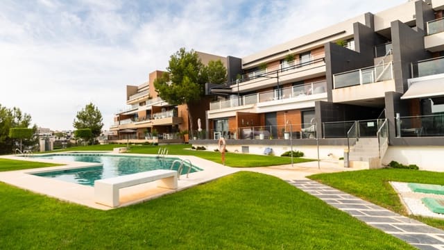 2 soverom Leilighet til salgs i Villamartin, Orihuela med svømmebasseng garasje - € 270 000 (Ref: 9135923)