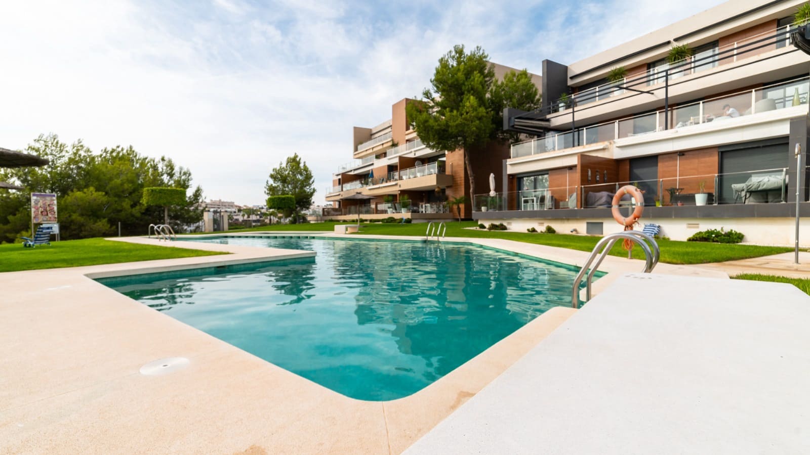 2 bedroom Apartment for sale in Villamartin with pool garage - € 270,000 (Ref: 9135923)