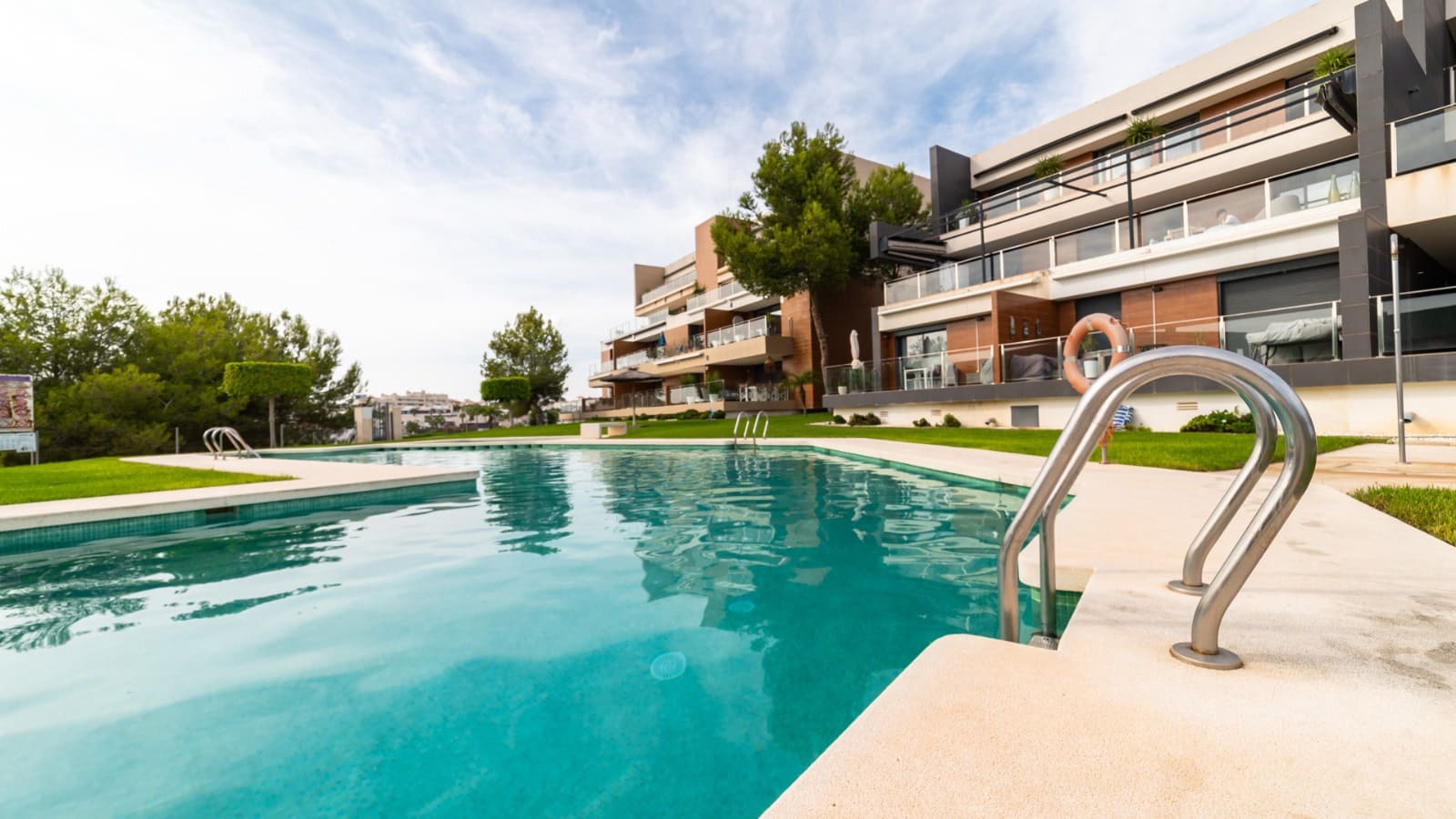 2 bedroom Apartment for sale in Villamartin with pool garage - € 270,000 (Ref: 9135923)