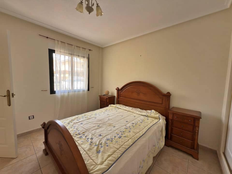 4 soveværelse Villa til salg i Villamartin med swimmingpool garage - € 355.000 (Ref: 9146040)