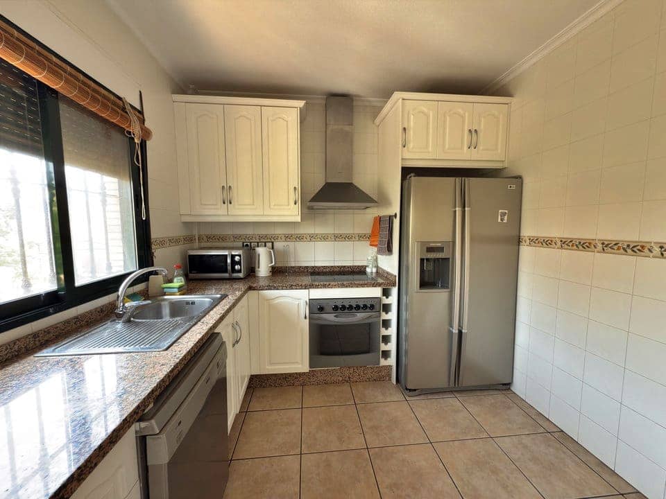 4 soveværelse Villa til salg i Villamartin med swimmingpool garage - € 355.000 (Ref: 9146040)