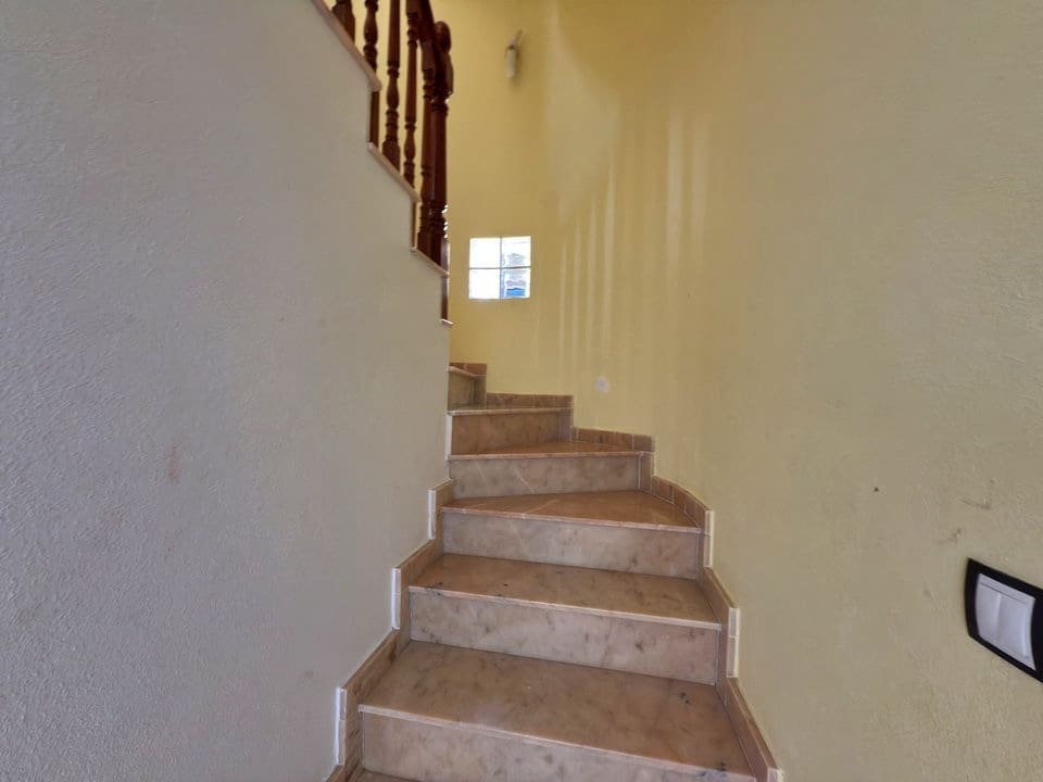 4 soveværelse Villa til salg i Villamartin med swimmingpool garage - € 355.000 (Ref: 9146040)