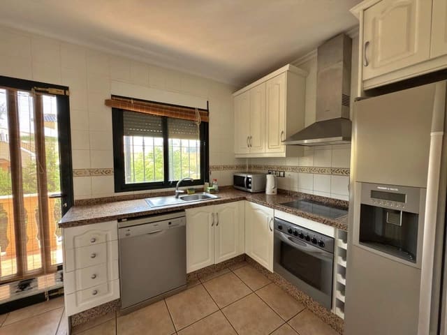 4 bedroom Villa for sale in Villamartin, Orihuela with pool garage - € 355,000 (Ref: 9146040)