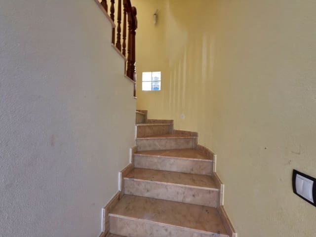 4 bedroom Villa for sale in Villamartin, Orihuela with pool garage - € 355,000 (Ref: 9146040)