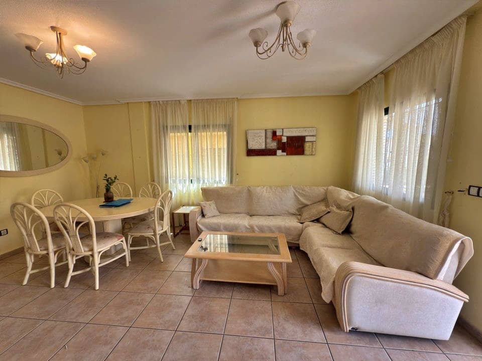 4 soveværelse Villa til salg i Villamartin med swimmingpool garage - € 355.000 (Ref: 9146040)