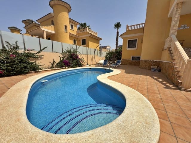 4 bedroom Villa for sale in Villamartin, Orihuela with pool garage - € 355,000 (Ref: 9146040)