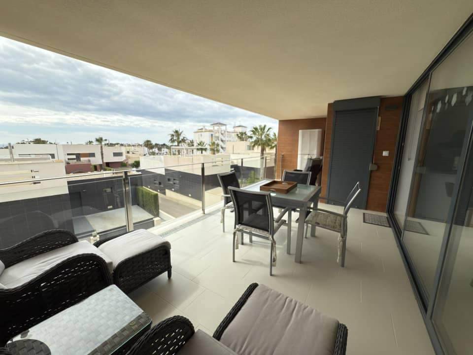 2 Zimmer Apartment zu verkaufen in Villamartin mit Pool - 239.000 € (Ref: 9146067)