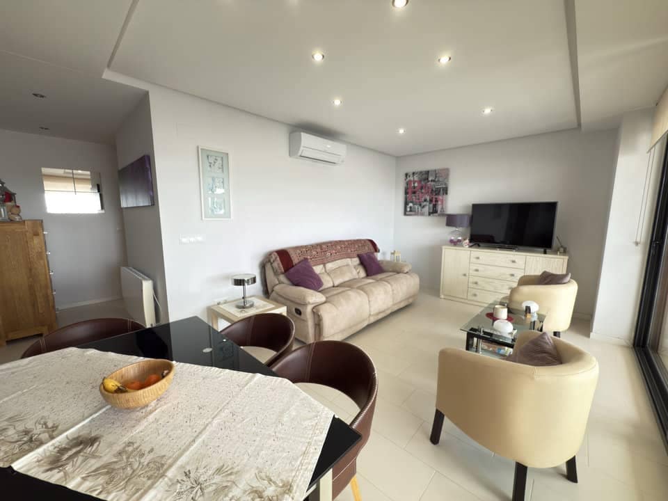 2 Zimmer Apartment zu verkaufen in Villamartin mit Pool - 239.000 € (Ref: 9146067)