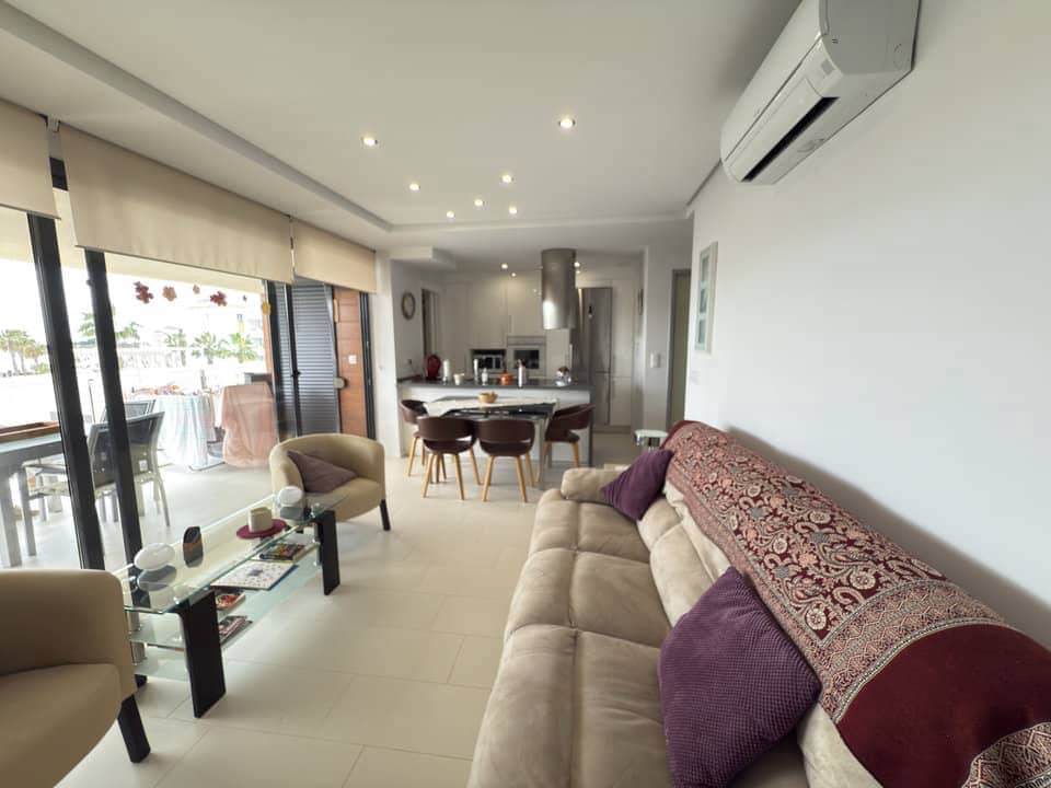 2 Zimmer Apartment zu verkaufen in Villamartin mit Pool - 239.000 € (Ref: 9146067)