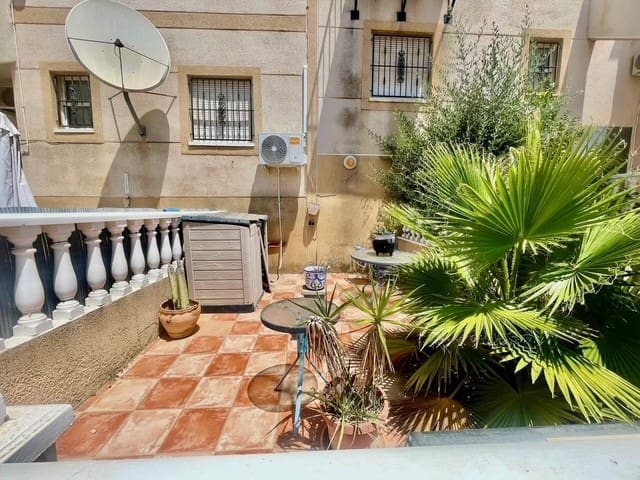 2 sovrum Lägenhet till salu i Torrevieja med pool - 118 000 € (Ref: 9168205)