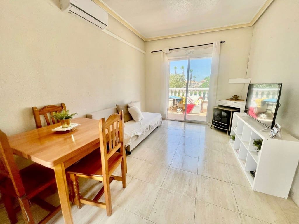 2 sovrum Lägenhet till salu i Torrevieja med pool - 118 000 € (Ref: 9168205)