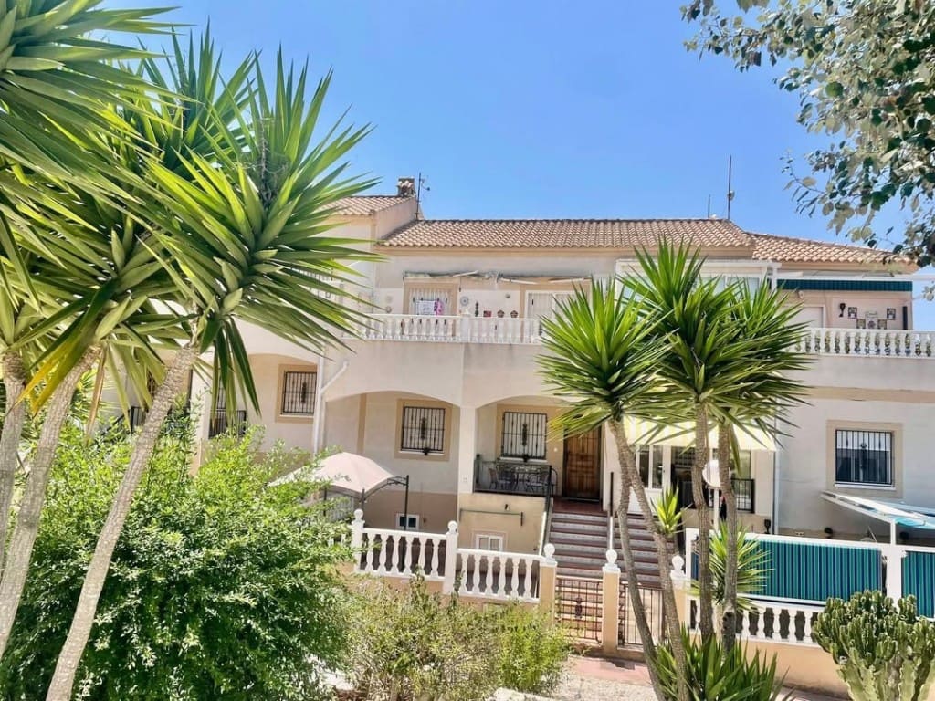 2 sovrum Lägenhet till salu i Torrevieja med pool - 118 000 € (Ref: 9168205)
