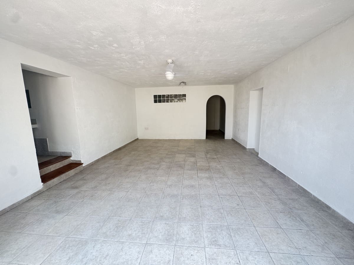 3 quarto Moradia para venda em San Miguel de Salinas com piscina garagem - 345 000 € (Ref: 9175640)