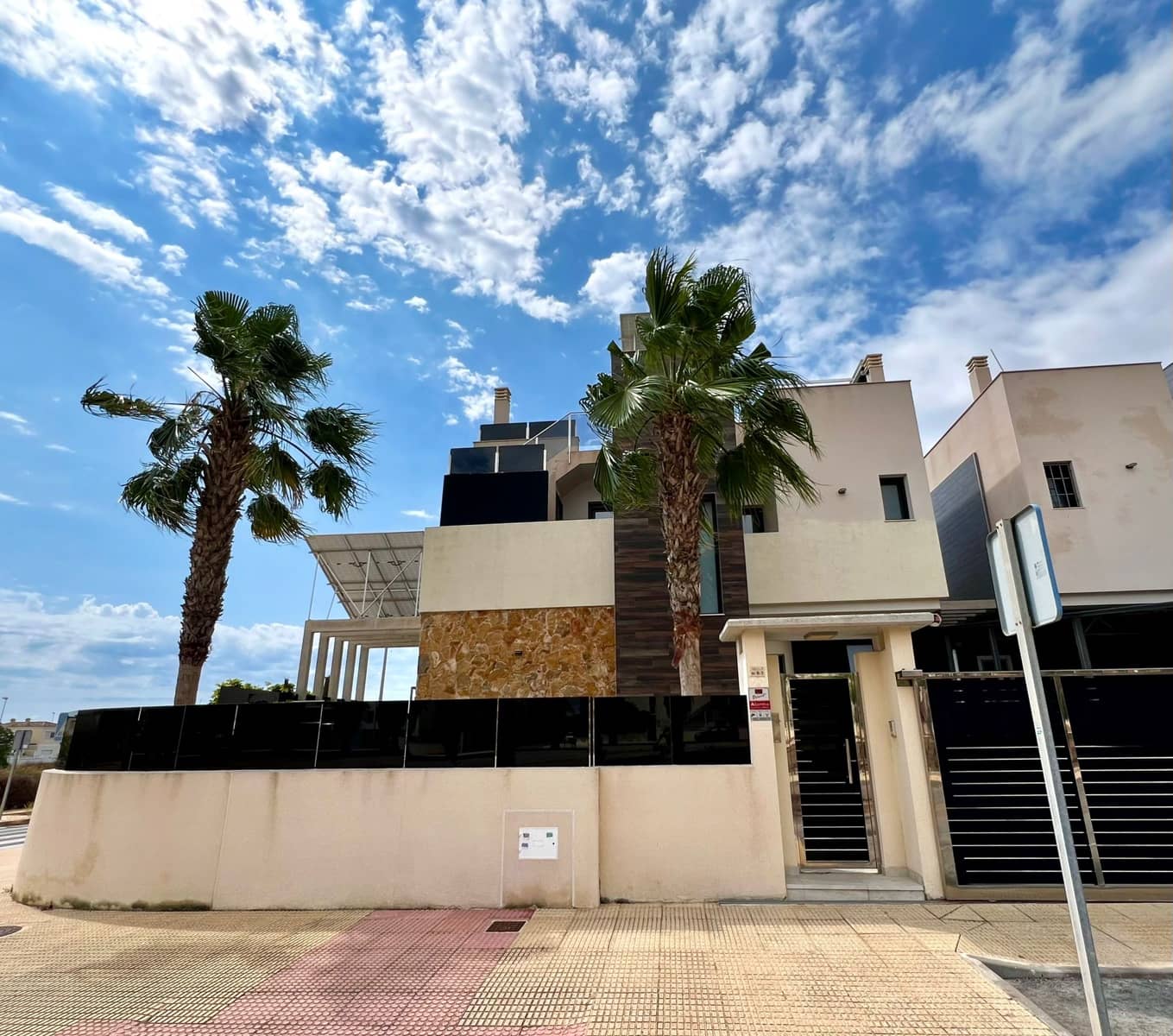 4 makuuhuone Huvila myytävänä paikassa Orihuela Costa mukana uima-altaan 
autotalli - 790 000 € (Ref: 9175646)