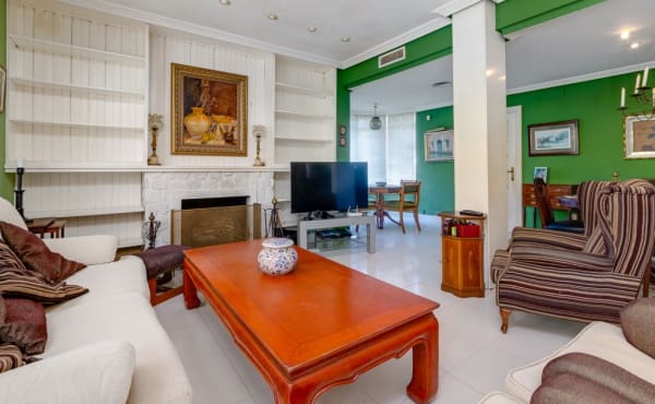 6 makuuhuone Huvila myytävänä paikassa Dehesa de Campoamor, Orihuela mukana uima-altaan - 725 000 € (Ref: 9175664)