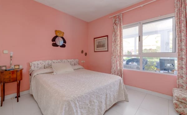 6 slaapkamer Villa te koop in Dehesa de Campoamor met zwembad - € 725.000 (Ref: 9175664)