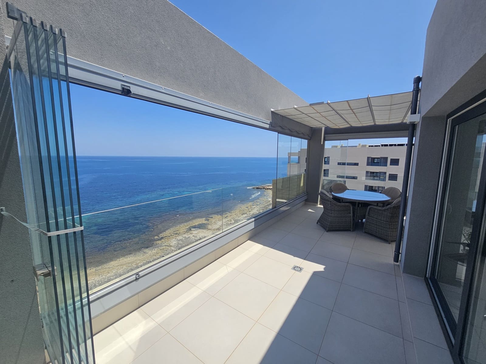 3 Zimmer Apartment zu verkaufen in Punta Prima mit Pool - 785.000 € (Ref: 9175753)