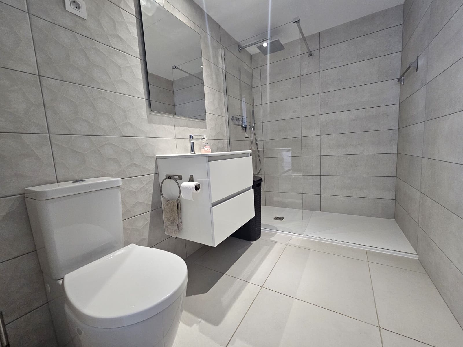 3 Zimmer Apartment zu verkaufen in Punta Prima mit Pool - 785.000 € (Ref: 9175753)