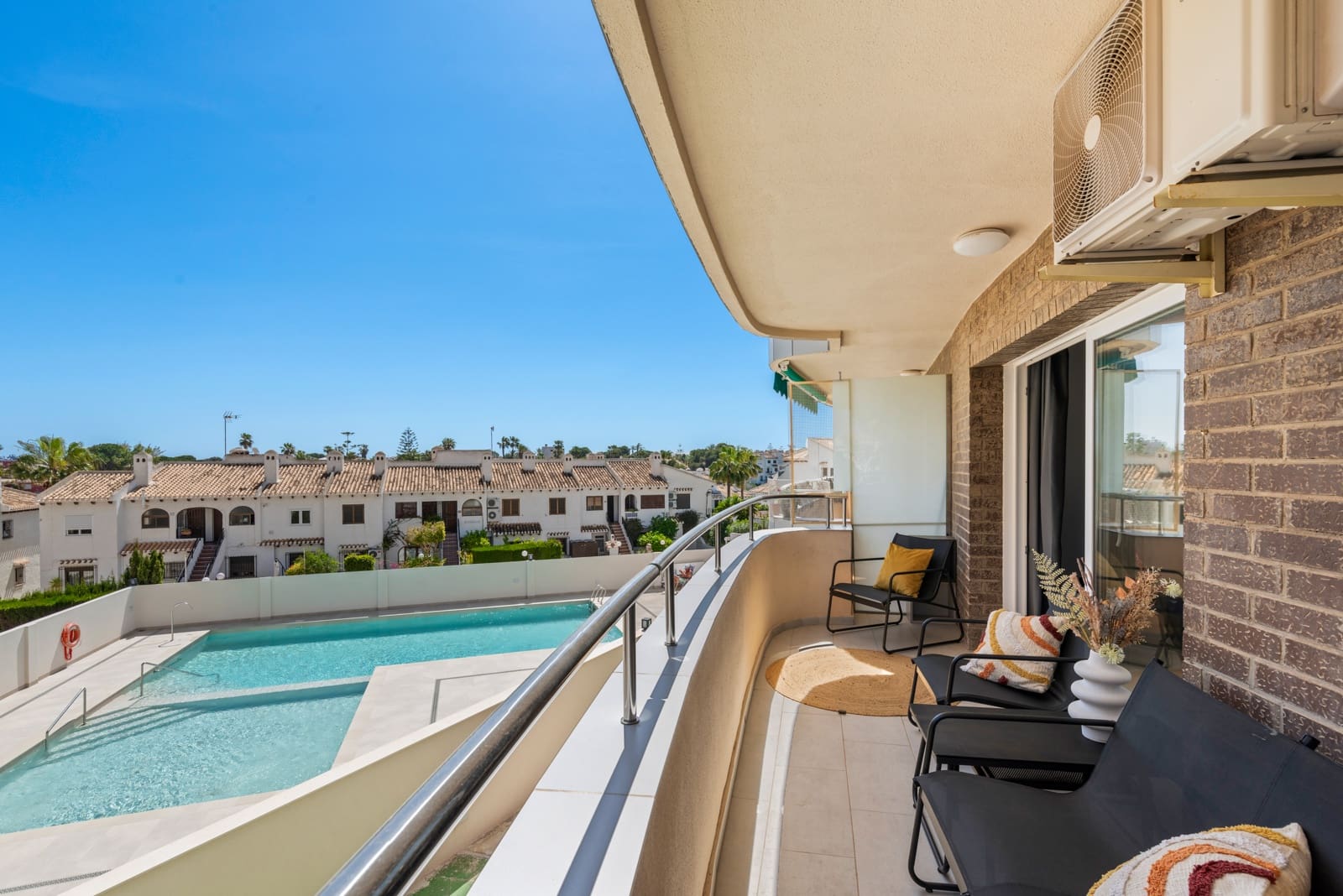 2 soveværelse Lejlighed til salg i La Zenia med swimmingpool garage - € 224.995 (Ref: 9186040)