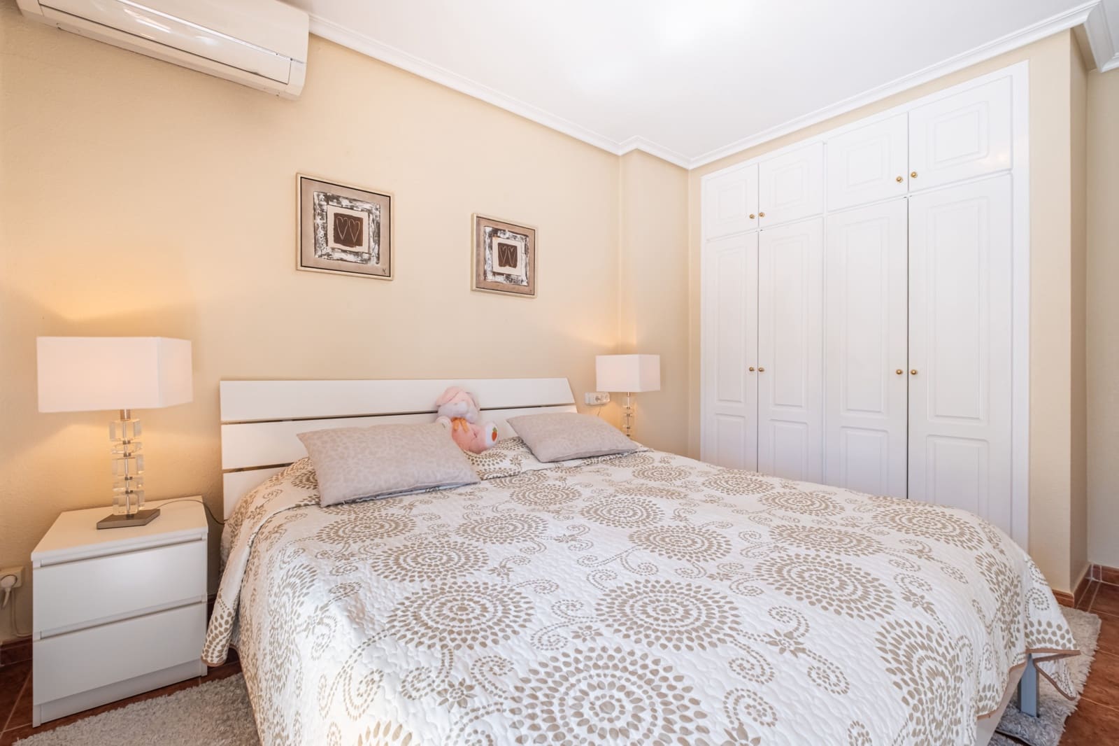 5 Zimmer Villa zu verkaufen in Playa Flamenca mit Pool Garage - 790.000 € (Ref: 9186110)