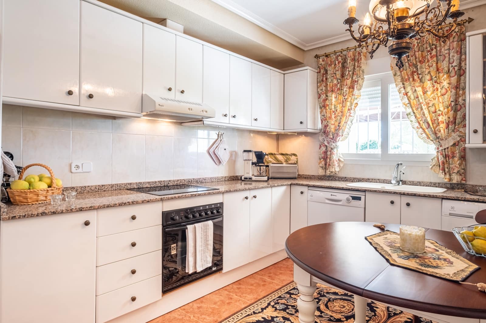 5 Zimmer Villa zu verkaufen in Playa Flamenca mit Pool Garage - 790.000 € (Ref: 9186110)